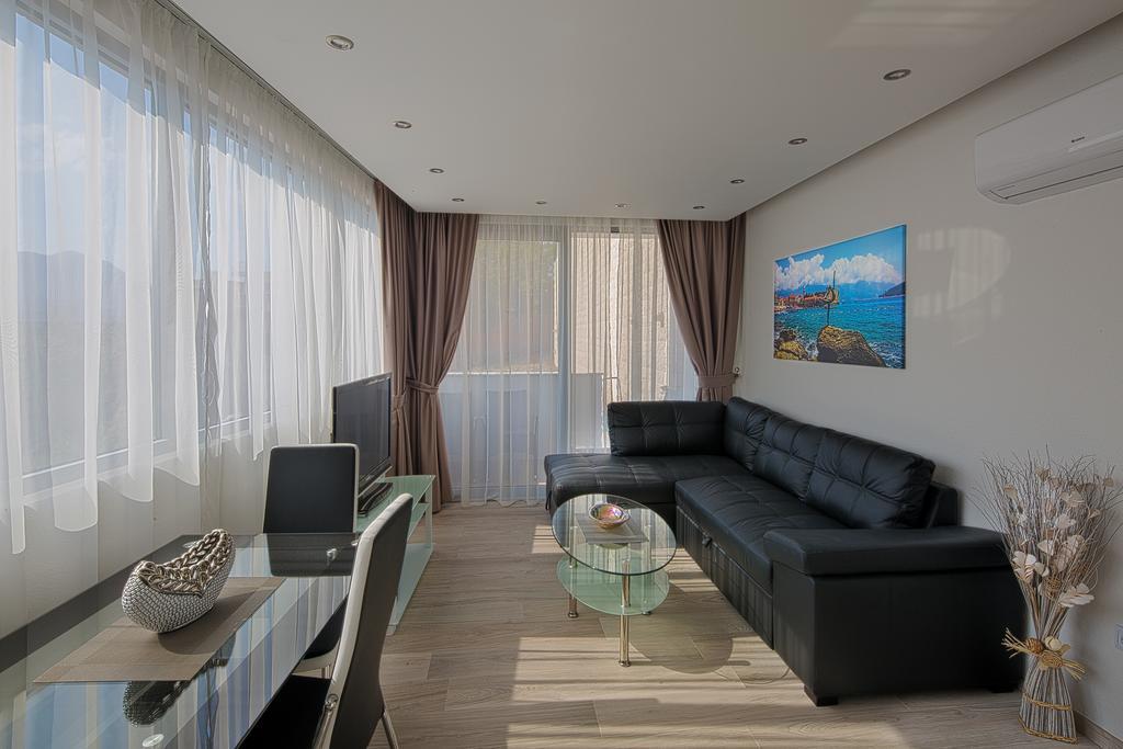 Montelux Apartments Budva Exterior foto