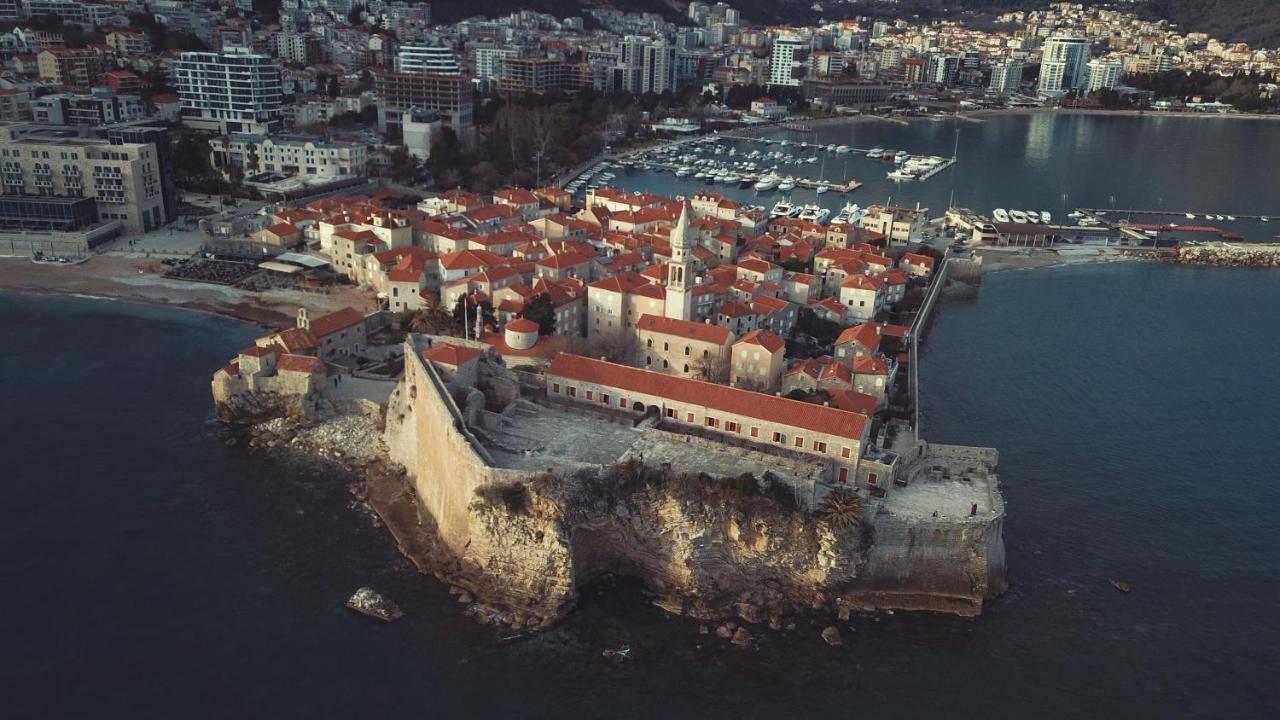 Montelux Apartments Budva Exterior foto